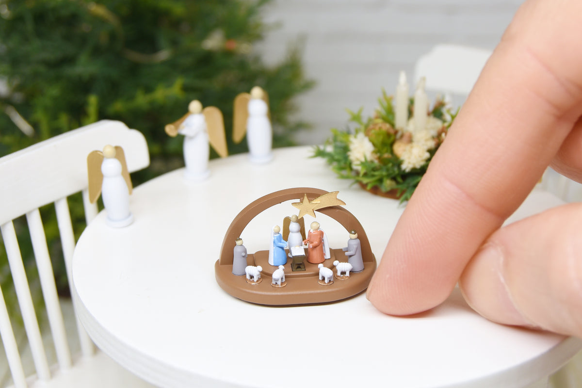 Christmas Native Scene with 10 hand painted figurines (1:12 scale)
