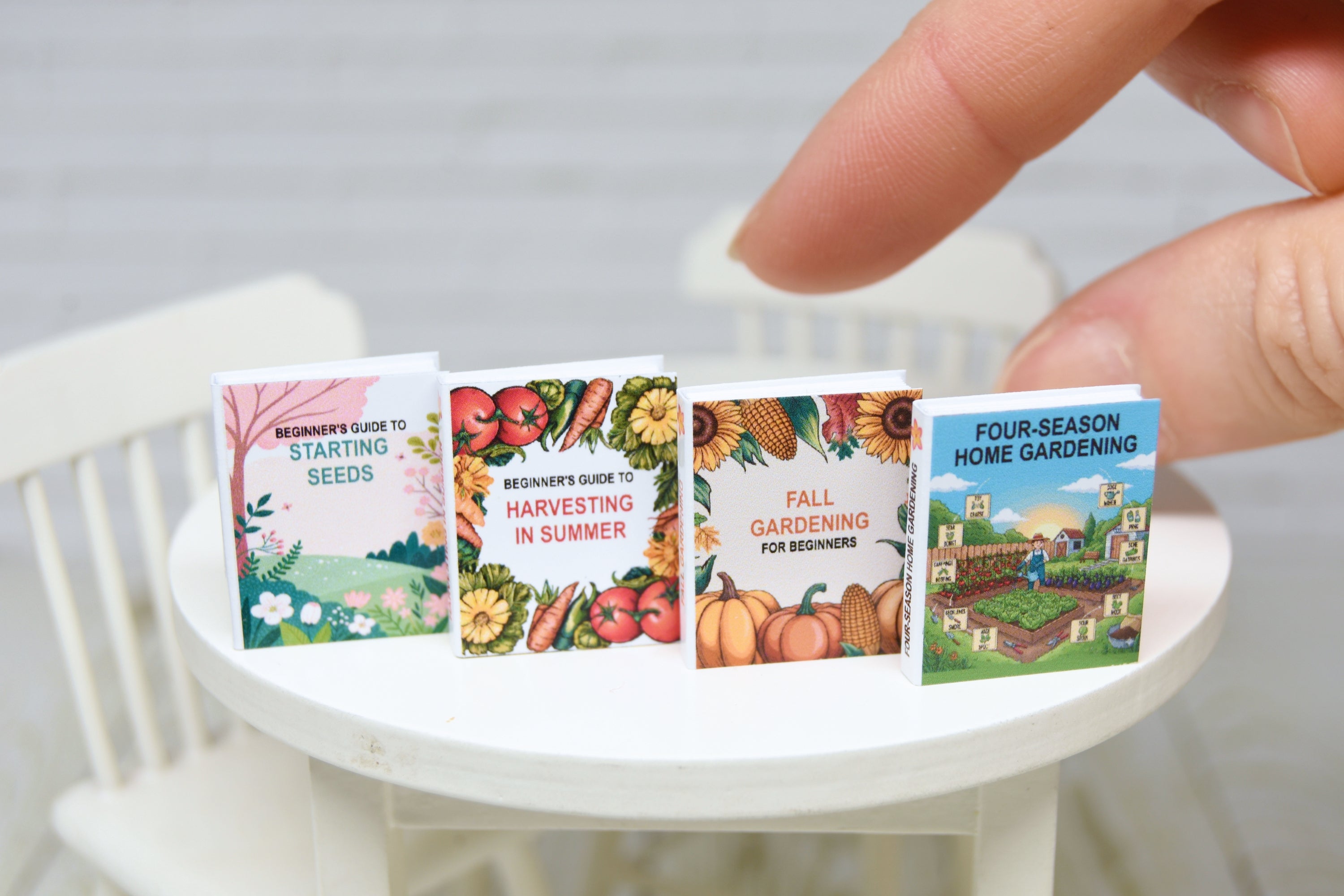 Books Set - 4pcs (1:12 scale) Gardening