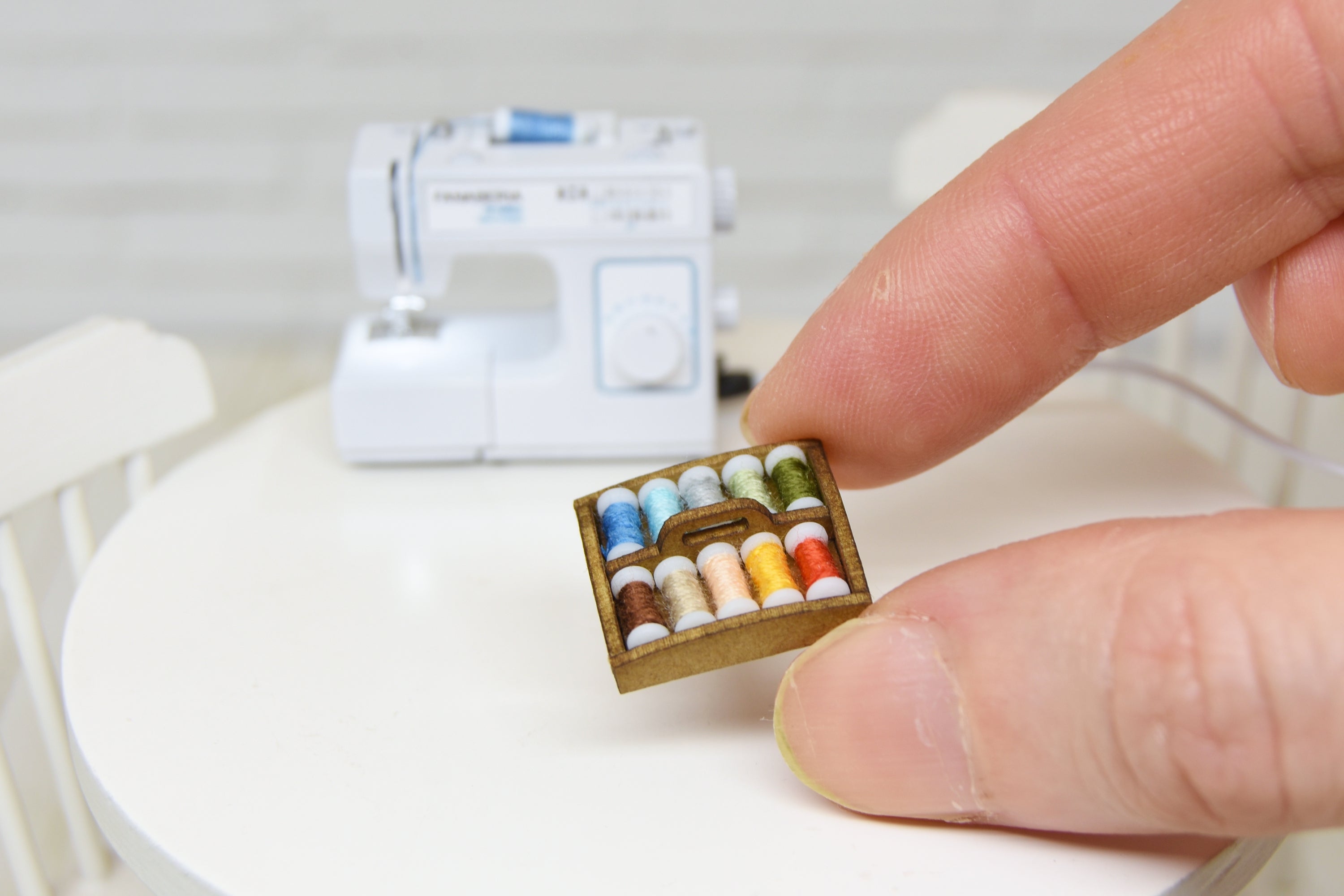 Sewing Machine with working light (1:12 scale) with box of threads