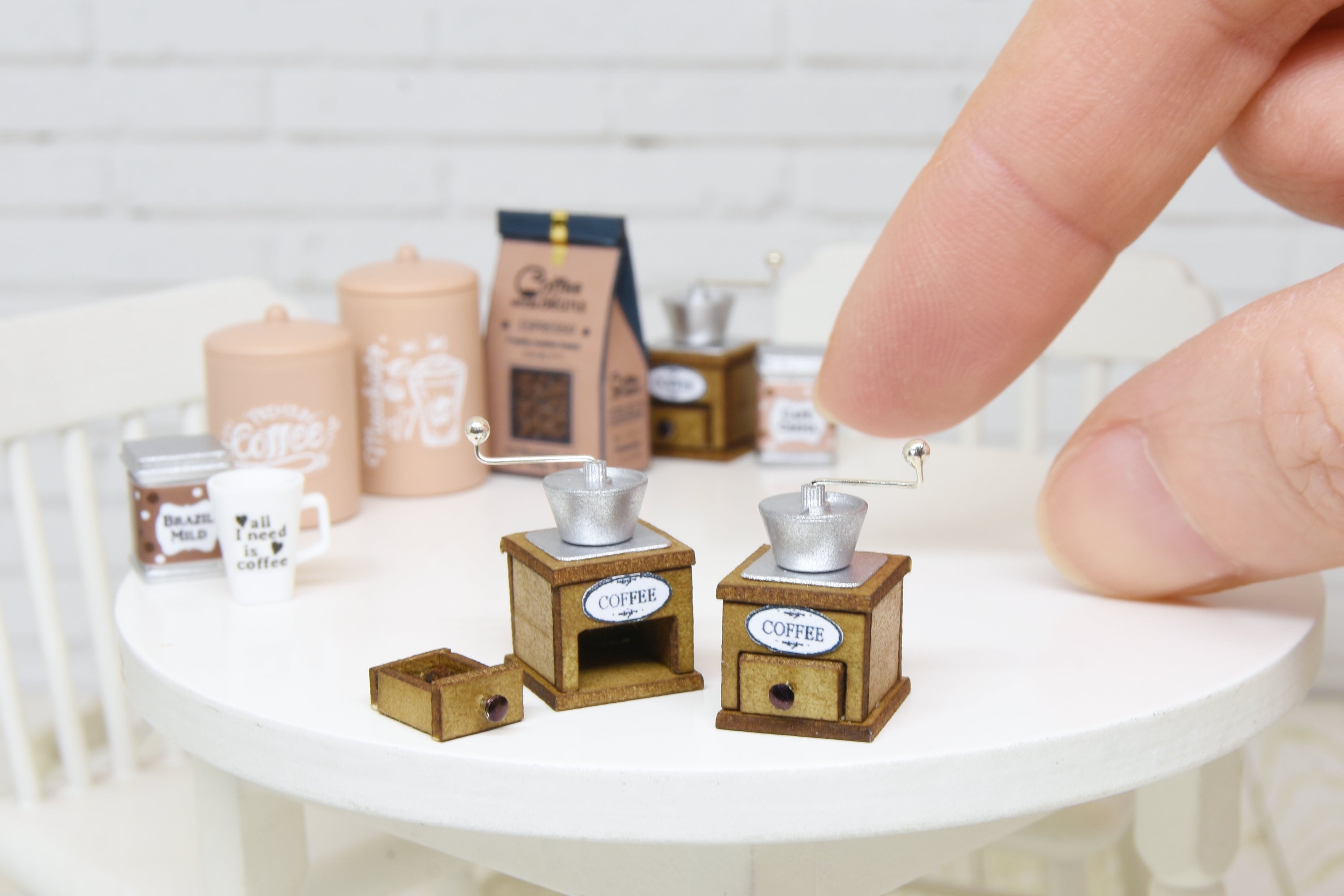 Coffee Grinder with turning handle and removable drawer (1:12 scale)