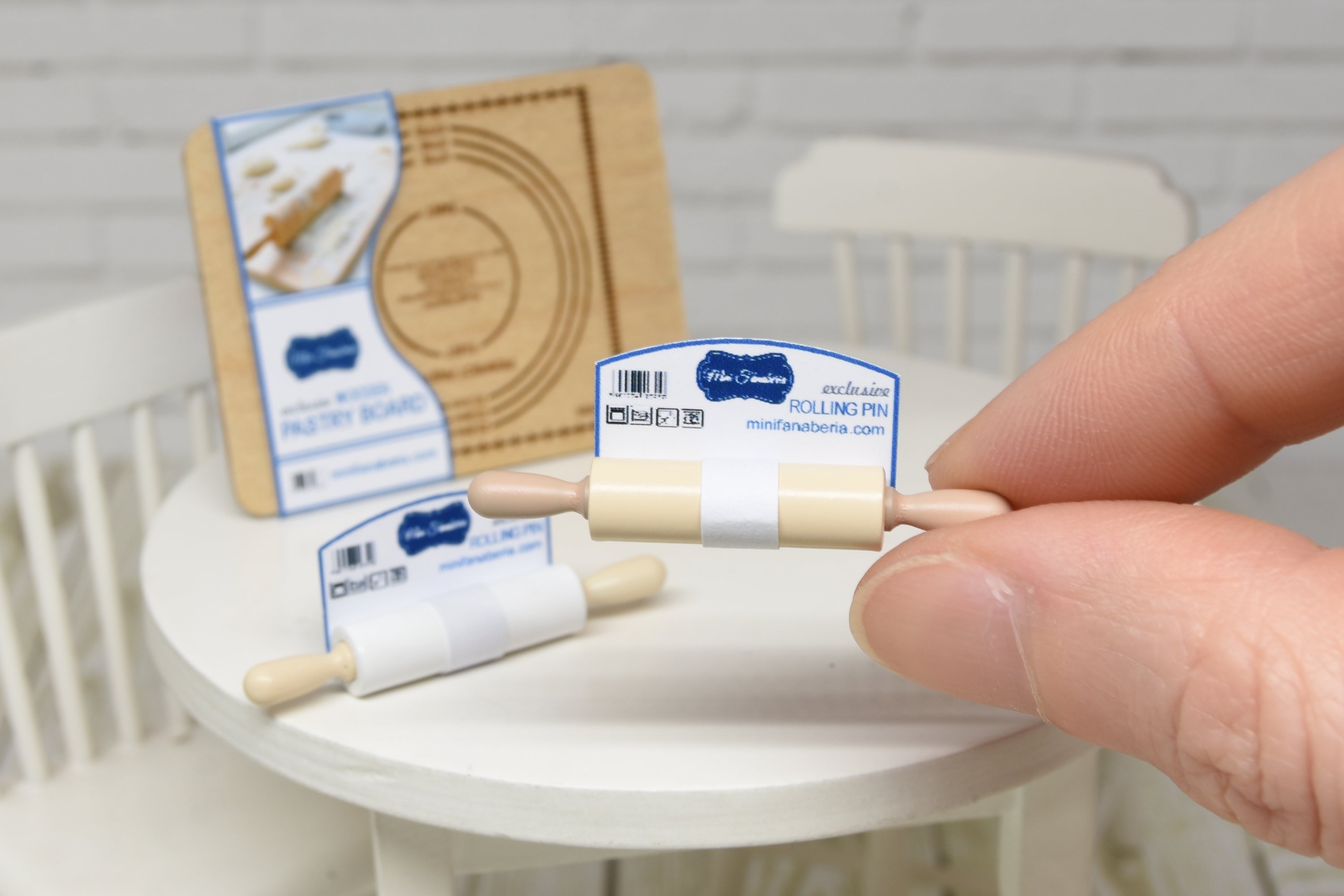 Rolling Pin (1:12 scale)