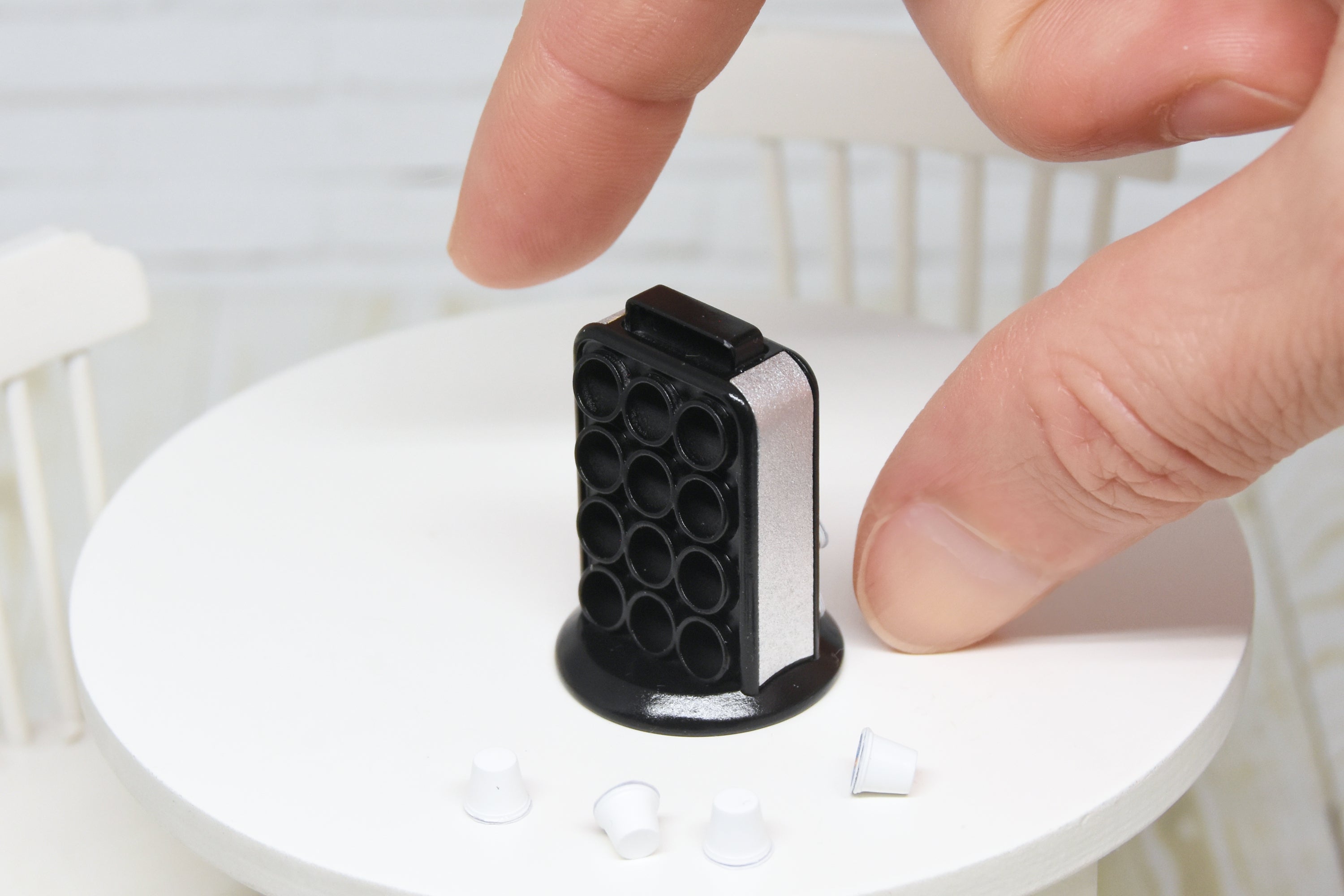 Holder with 24 removable pods (1:12 scale)