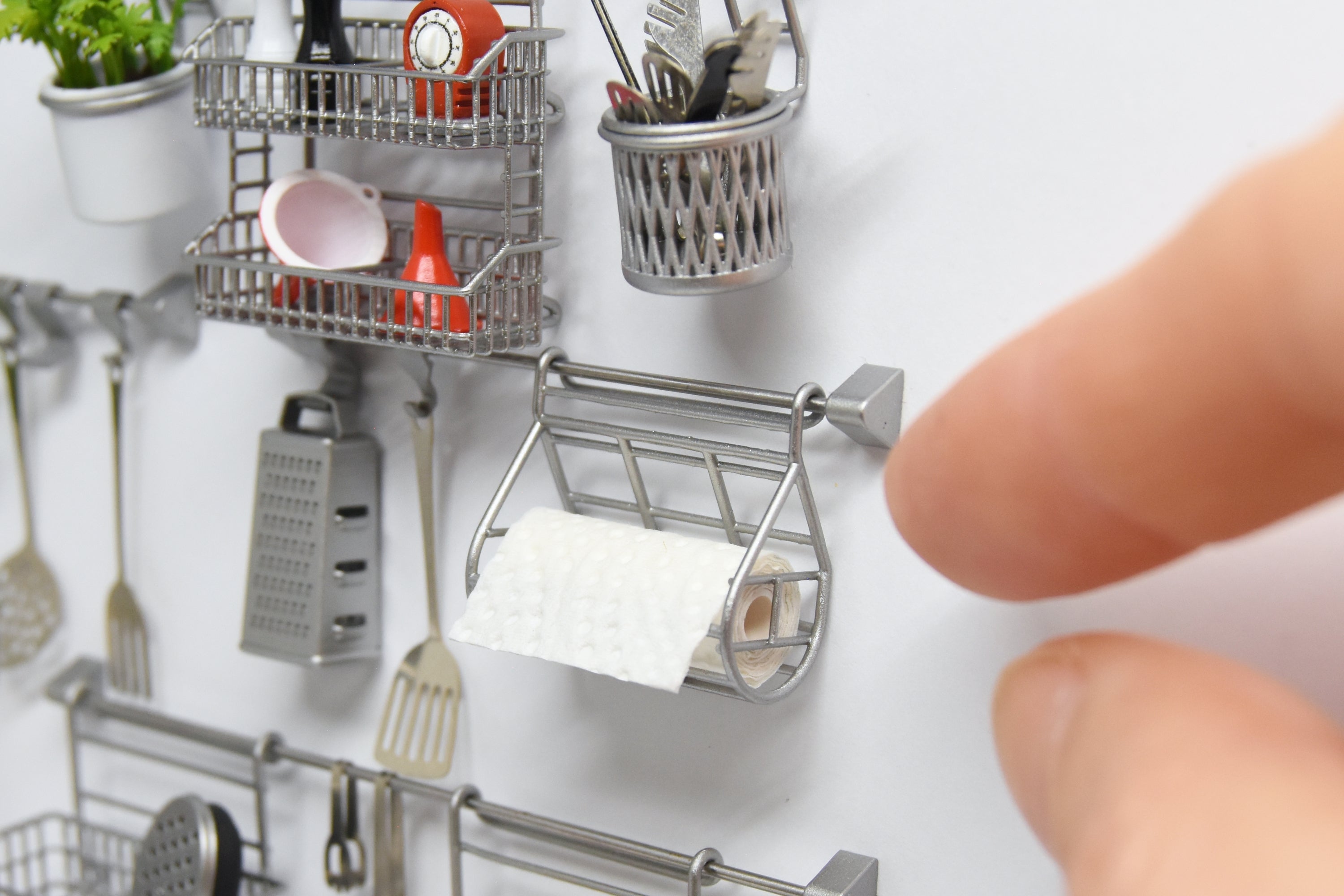 Hanging towel holder (1:12 scale)