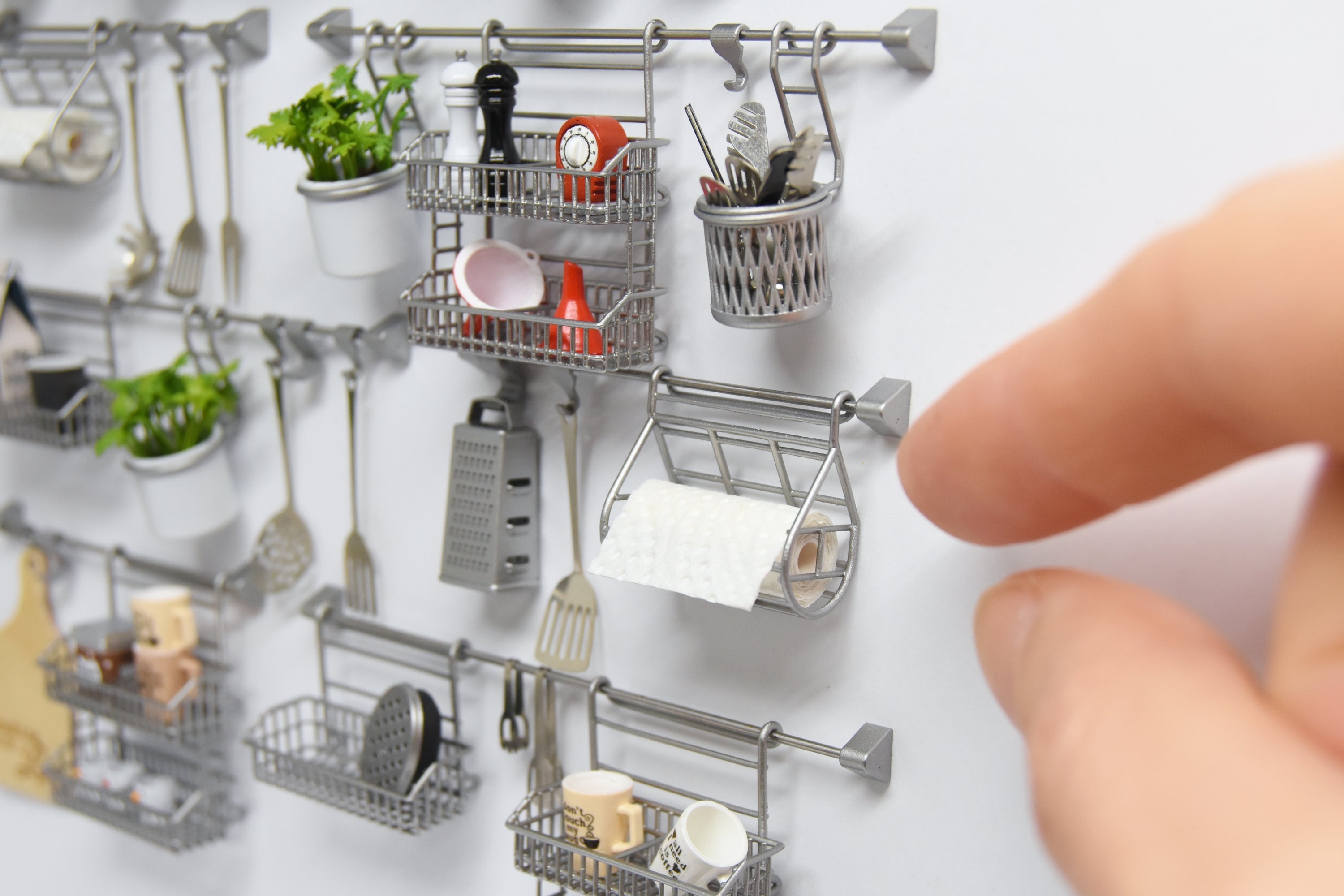 Hanging towel holder (1:12 scale)