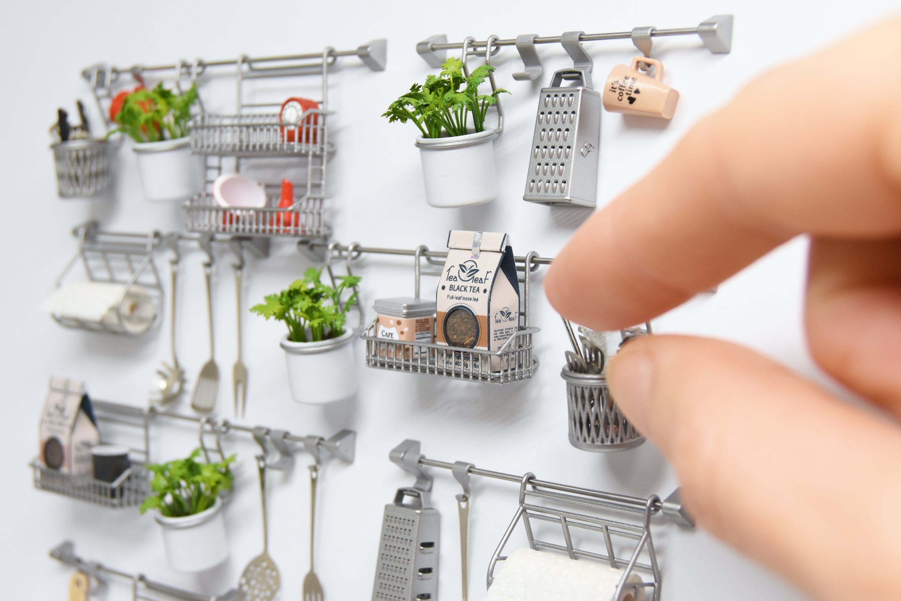 Single hanging basket (1:12 scale)