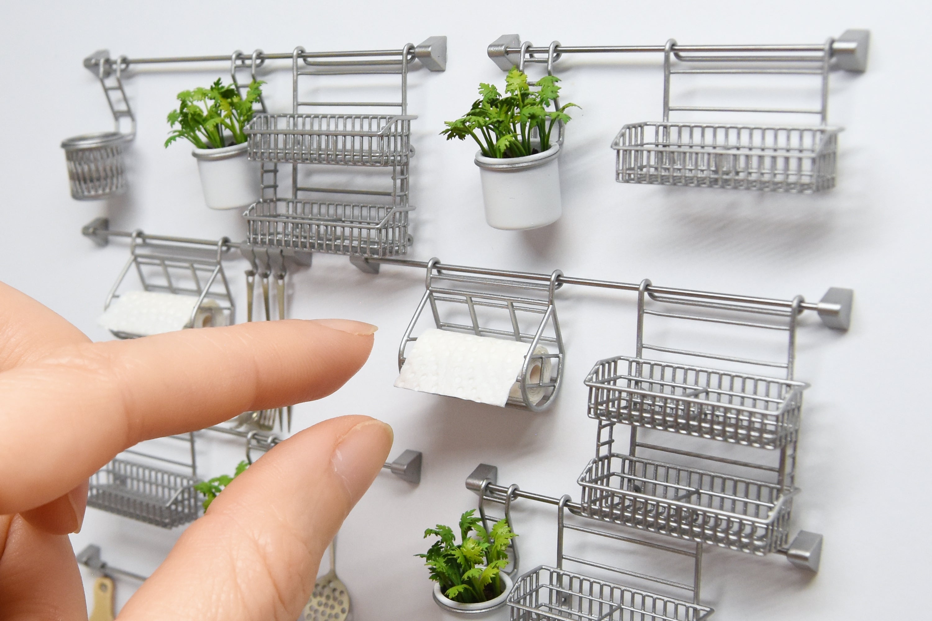 Hanging towel holder (1:12 scale)