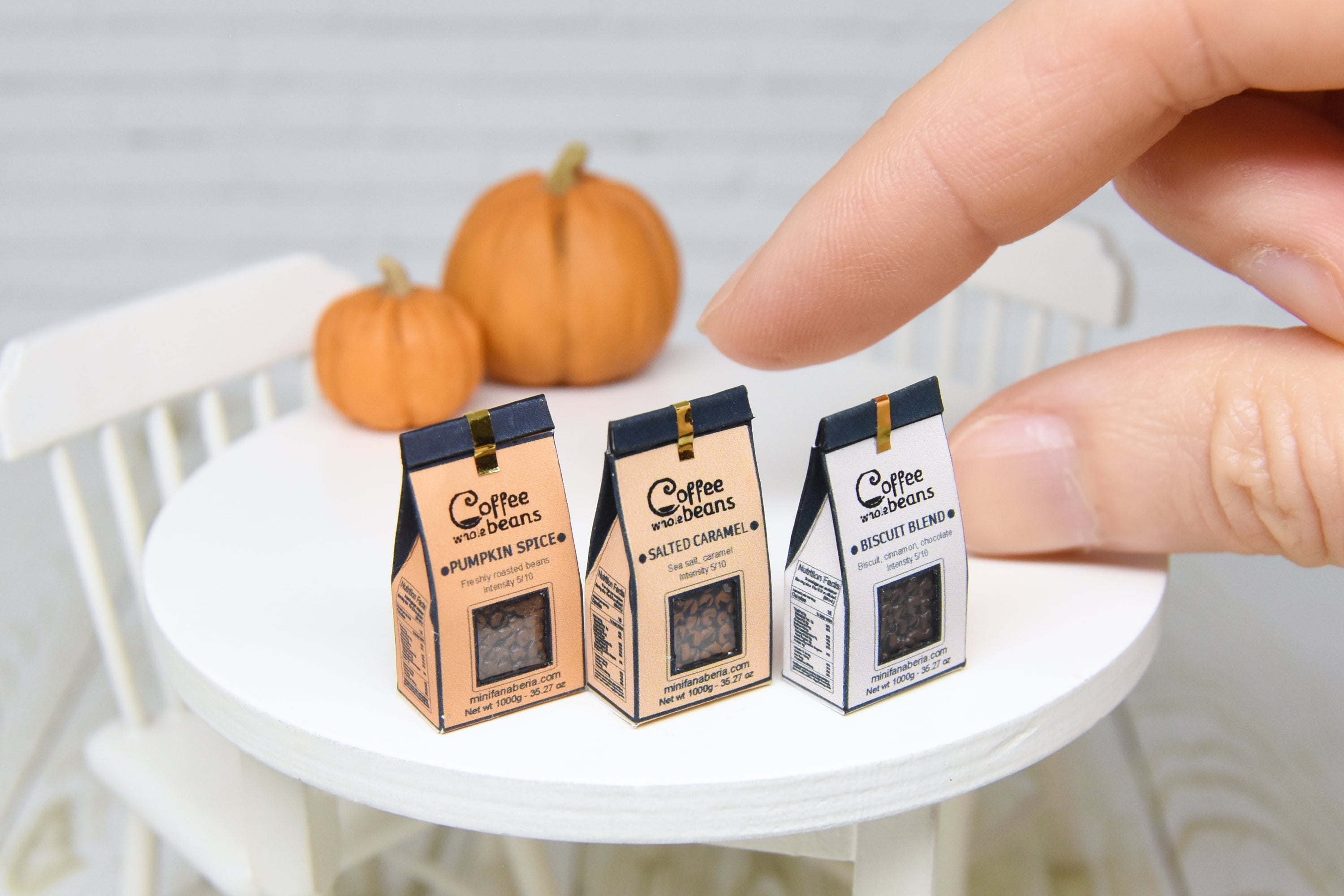 Coffee bag (1:12 scale) Fall