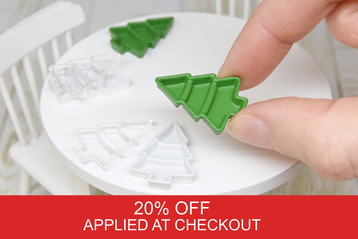 Christmas tree shaped Plate (1:12 scale)