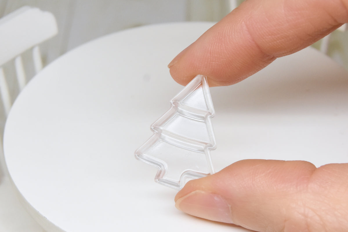 Christmas tree shaped Plate (1:12 scale)