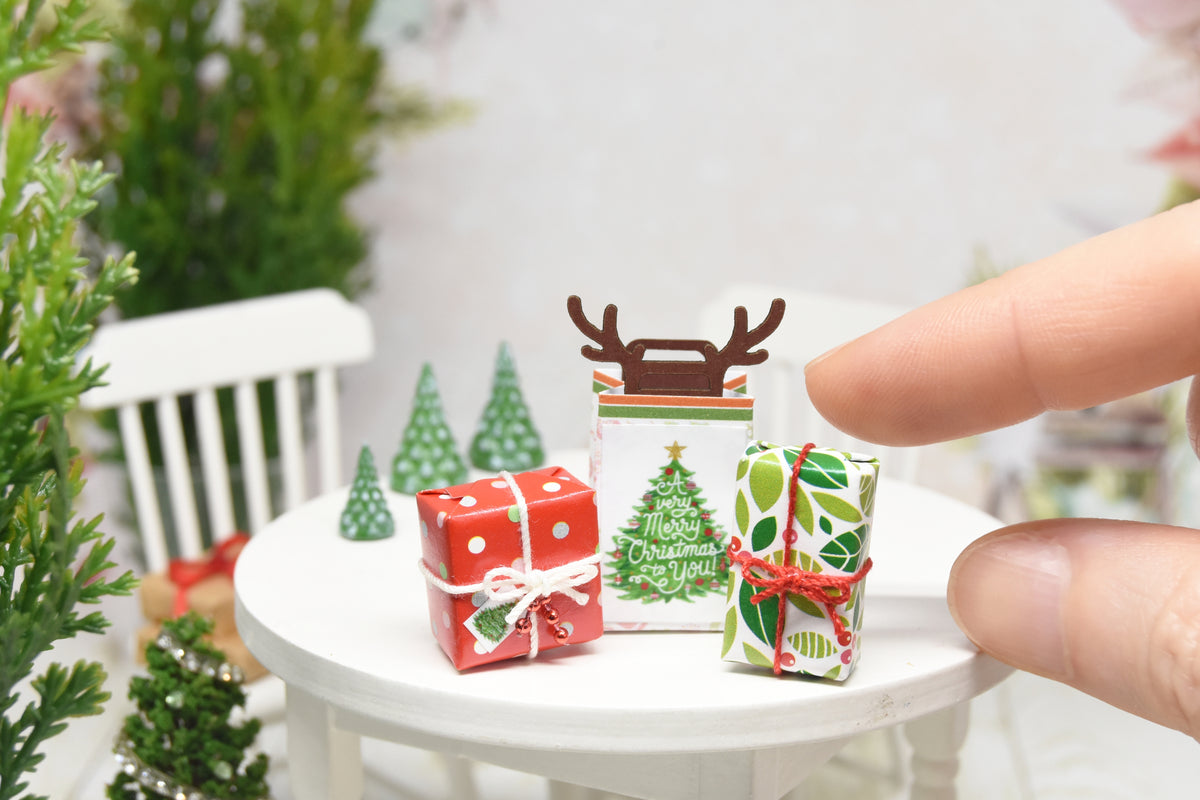 Christmas Gifts Set of 3pcs (1:12 scale)