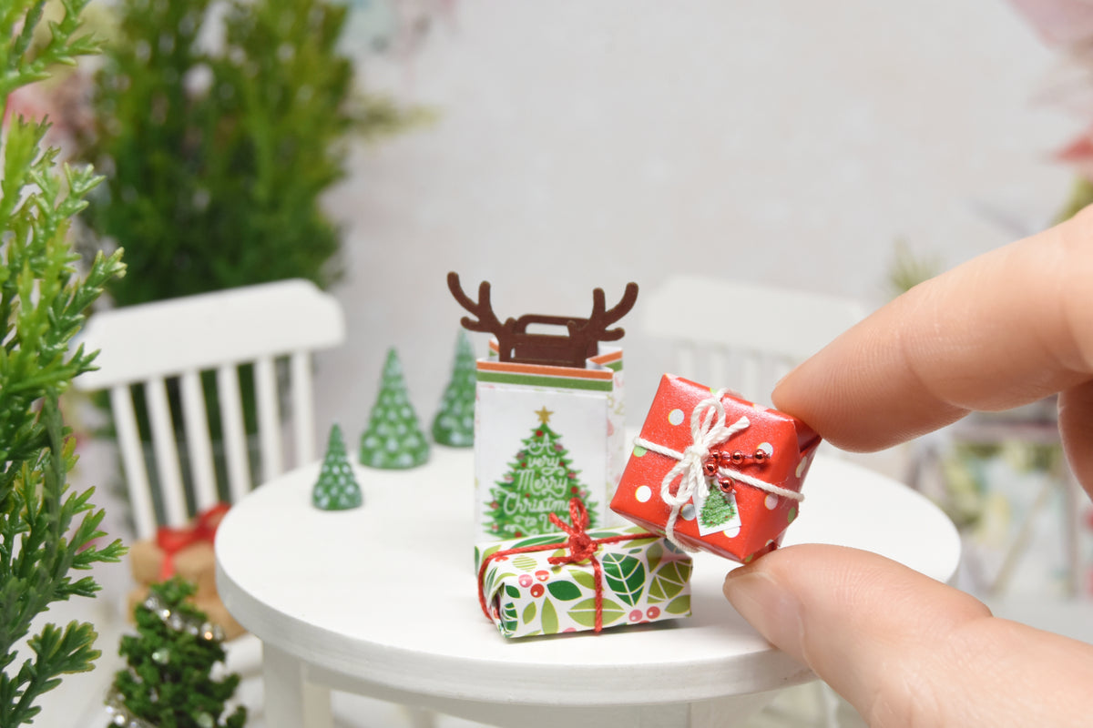 Christmas Gifts Set of 3pcs (1:12 scale)