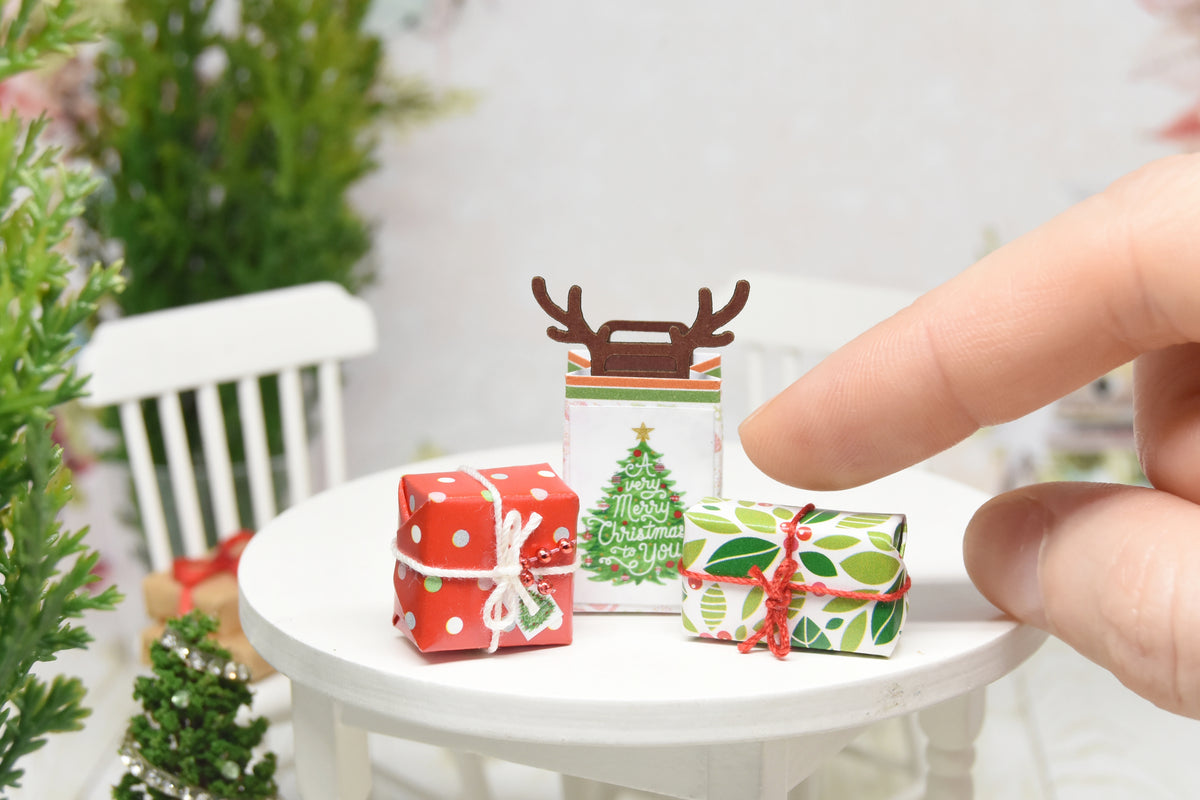 Christmas Gifts Set of 3pcs (1:12 scale)